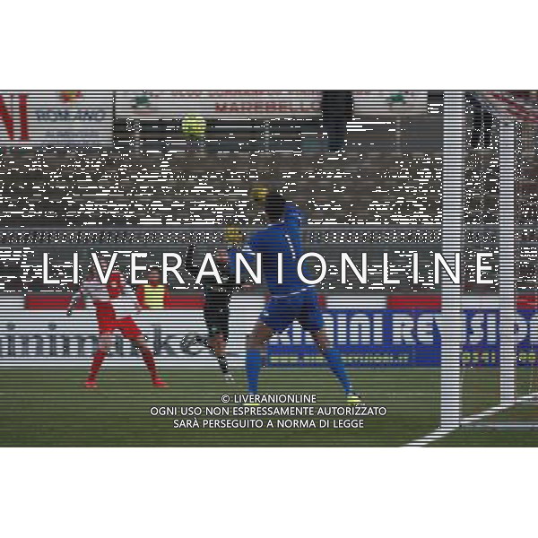 Campionato Lega Pro, Girone B, 18Âª giornata, RIMINI vs TUTTOCUOIO del 17/01/2016, nella foto: ANACORA, INTERCETTA IL TIRO DEL TUTTOCUOIO, Â©CLAUDIO ZAMAGNI/AGENZIA ALDO LIVERANI S.A.S.