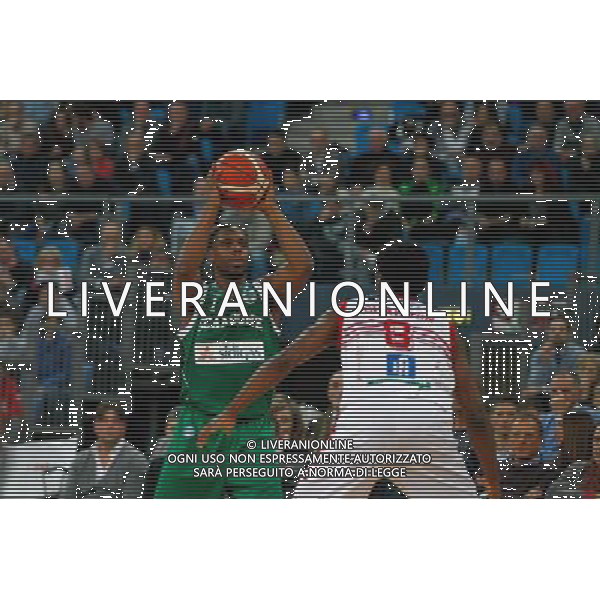 Lega Basket serie A, 1» giornata di ritorno, Consultinvest Pesaro vs Sidigas Avellino 18/01/2016 nella foto: RAGLAND, CERCA UN ASSIST, ©CLAUDIO ZAMAGNI/AGENZIA ALDO LIVERANI S.A.S.