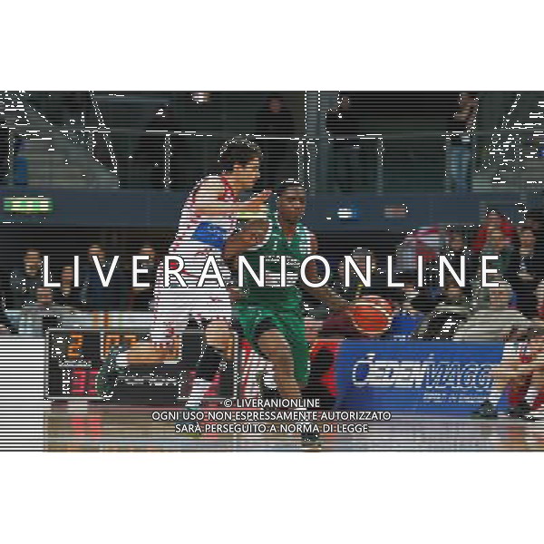 Lega Basket serie A, 1» giornata di ritorno, Consultinvest Pesaro vs Sidigas Avellino 18/01/2016 nella foto: RAGLAND E BASILE, ©CLAUDIO ZAMAGNI/AGENZIA ALDO LIVERANI S.A.S.