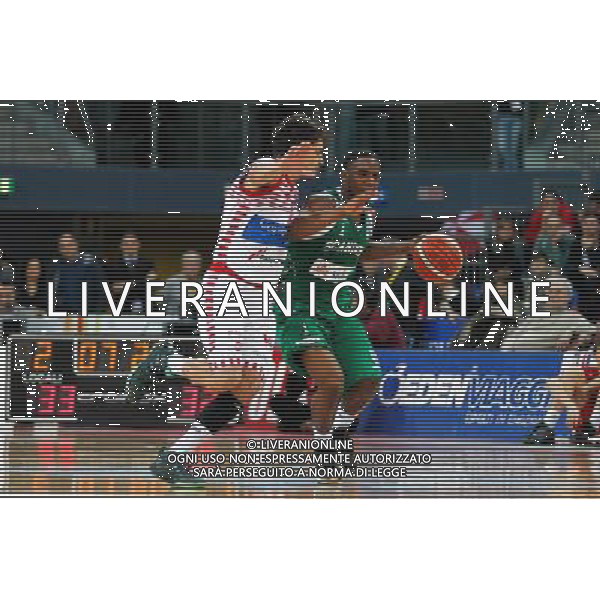Lega Basket serie A, 1» giornata di ritorno, Consultinvest Pesaro vs Sidigas Avellino 18/01/2016 nella foto: RAGLAND E BASILE, ©CLAUDIO ZAMAGNI/AGENZIA ALDO LIVERANI S.A.S.