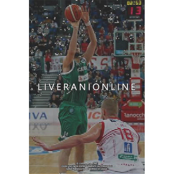 Lega Basket serie A, 1» giornata di ritorno, Consultinvest Pesaro vs Sidigas Avellino 18/01/2016 nella foto: CERVI RICCARDO TIRA AL FERRO, ©CLAUDIO ZAMAGNI/AGENZIA ALDO LIVERANI S.A.S.