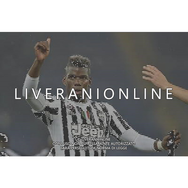 TIM CUP 2015-2016 Quarti di finale - Roma - 20.01.2016 - Stadio Olimpico - SS Lazio vs Juventus - nella foto: paul pogba saluta i tifosi / Ph.Corradetti - AG. Aldo Liverani Sas