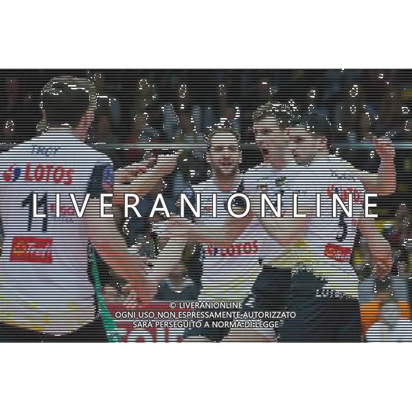 Gdynia, Gdynia Arena 21.01.2016 PLUSLIGA PLPS SIATKOWKA LIGA MISTRZOW CEV MEZCZYZN LOTOS TREFL GDANSK MECZ Lotos Trefl Gdansk vs DHL Modena CEV VOLLEYBALL CHAMPIONS LEAGUE GAME Lotos Trefl Gdansk vs DHL Modena NZ radosc celebration , team druzyna , milosz hebda , wojciech grzyb , marco falaschi , FOT. WOJCIECH FIGURSKI / 058sport.pl / NEWSPIX.PL --- Newspix.pl / AGENZIA ALDO LIVERANI SAS - ITALY ONLY EDITORIAL USE ONLY