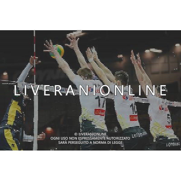 Gdynia, Gdynia Arena 21.01.2016 PLUSLIGA PLPS SIATKOWKA LIGA MISTRZOW CEV MEZCZYZN LOTOS TREFL GDANSK MECZ Lotos Trefl Gdansk vs DHL Modena CEV VOLLEYBALL CHAMPIONS LEAGUE GAME Lotos Trefl Gdansk vs DHL Modena NZ earvin ngapeth , milosz hebda , bartosz gawryszewski , marco falaschi , FOT. WOJCIECH FIGURSKI / 058sport.pl/NEWSPIX.PL --- Newspix.pl / AGENZIA ALDO LIVERANI SAS - ITALY ONLY EDITORIAL USE ONLY