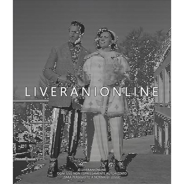 Nel gennaio 1949 spos˜ sul Monte Terminillo (Rieti) il medico sloveno Milko Skofic, che prestava servizio fra i profughi temporaneamente alloggiati a Cinecittˆ NELLA FOTO IL GIORNO DEL MATRIMONIO TRA GINA LOLLOBRIGIDA E MILKO SKOFIC AG ALDO LIVERANI SAS 