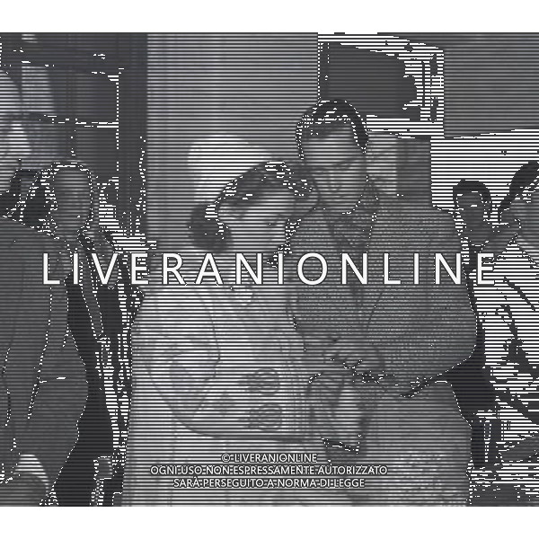Nel gennaio 1949 spos˜ sul Monte Terminillo (Rieti) il medico sloveno Milko Skofic, che prestava servizio fra i profughi temporaneamente alloggiati a Cinecittˆ NELLA FOTO IL GIORNO DEL MATRIMONIO TRA GINA LOLLOBRIGIDA E MILKO SKOFIC AG ALDO LIVERANI SAS 