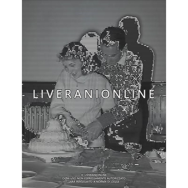 Nel gennaio 1949 spos˜ sul Monte Terminillo (Rieti) il medico sloveno Milko Skofic, che prestava servizio fra i profughi temporaneamente alloggiati a Cinecittˆ NELLA FOTO IL GIORNO DEL MATRIMONIO TRA GINA LOLLOBRIGIDA E MILKO SKOFIC AG ALDO LIVERANI SAS 