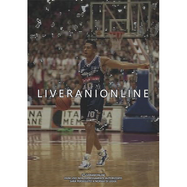 MILANO FINALE SCUDETTO STEFANEL MILANO .TEAM SISTEM BOLOGNA 1996 NELLA FOTO CARLTON MYERS AG ALDO LIVERANI SAS