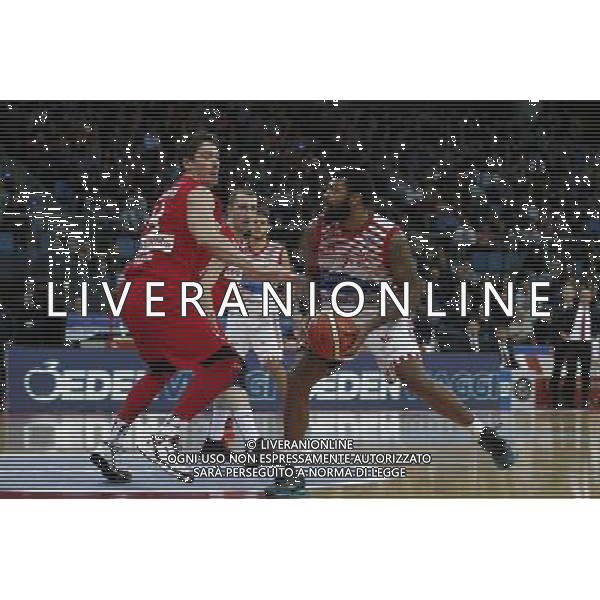 Lega Basket serie A, 3» giornata di ritorno, Consultinvest Pesaro vs Openjobmetis Varese 31/01/2016 nella foto: LACEY, MARCATO, ph.CLAUDIO ZAMAGNI/AGENZIA ALDO LIVERANI S.A.S.