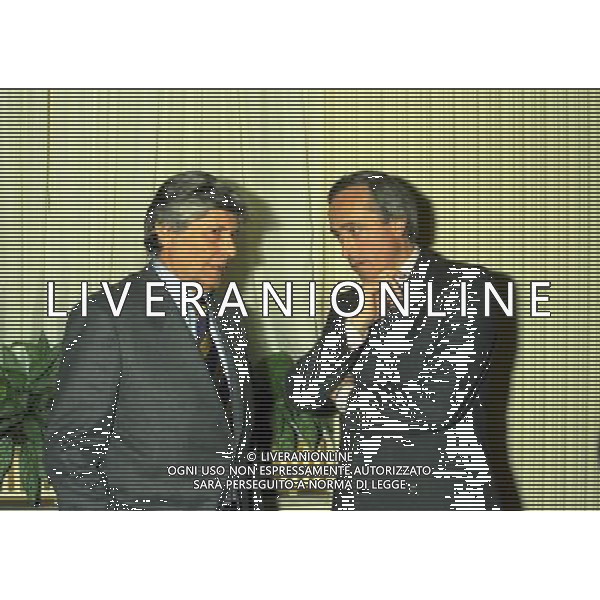 MILANO 16-12-1997 HOTEL PRINCIPE DI SAVOIA FESTA DELLA LEGA CALCIO NELLA FOTO LUCIANO NIZZOLA CON GIANCARLO ABETE AG ALDO LIVERANI SAS