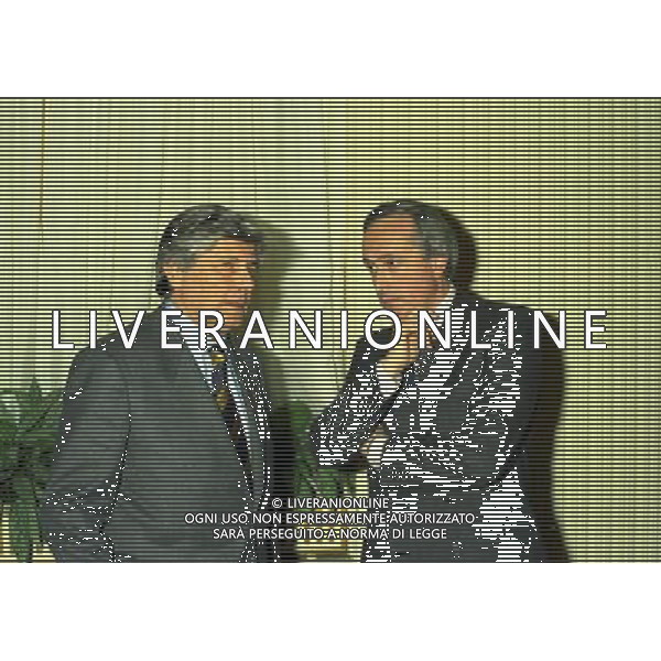 MILANO 16-12-1997 HOTEL PRINCIPE DI SAVOIA FESTA DELLA LEGA CALCIO NELLA FOTO LUCIANO NIZZOLA CON GIANCARLO ABETE AG ALDO LIVERANI SAS