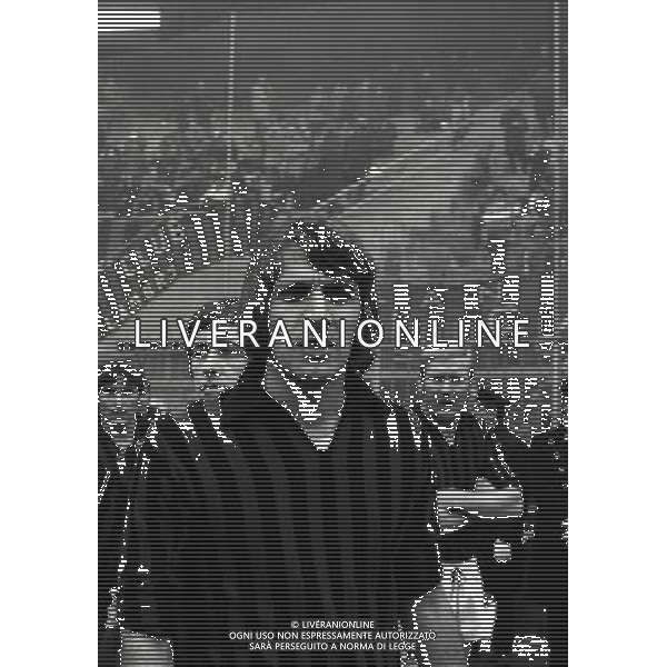 RETROSPETTIVA PIERO PRATI CALCIATORE NELLA FOTO PIERO PRATI CON LA MAGLIA DEL MILAN AG ALDO LIVERANI SAS