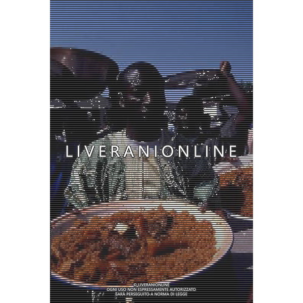 brescia festa senegalese con piatti tipici foto filippo venezia-Ag aldo liverani