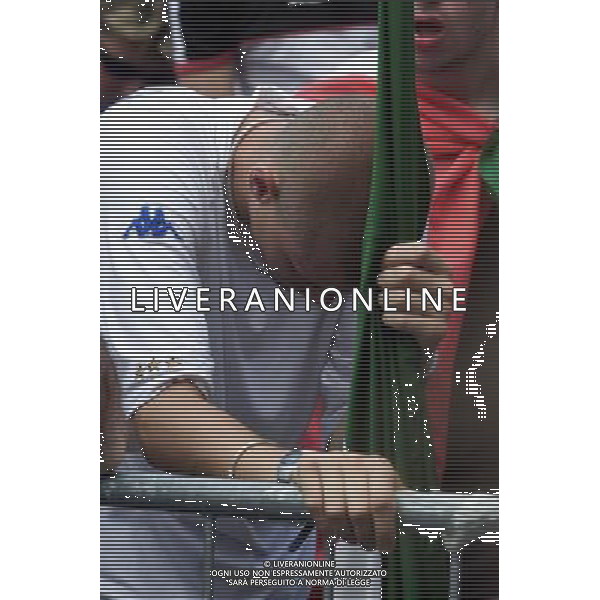 MILANO,18-06-02 DFP/MARCO LUSSOSO PIAZZA DUOMO, LA DELUSIONE DEI TIFOSI DOPO L\'ELIMINAZIONE DELL\'ITALIA. AG ALDO LIVERANI SAS