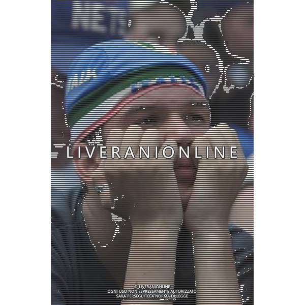 MILANO,18-06-02 DFP/MARCO LUSSOSO PIAZZA DUOMO, LA DELUSIONE DEI TIFOSI DOPO L\'ELIMINAZIONE DELL\'ITALIA. AG ALDO LIVERANI SAS