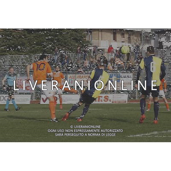 SANTARCANGELO vs PISTOIESE, Campionato di Calcio Lega Pro, Girone B, 21Âª giornata, 07/02/2016, nella foto:COLOMBO, TIRA IN PORTA, ph.CLAUDIO ZAMAGNI/AGENZIA ALDO LIVERANI S.A.S.