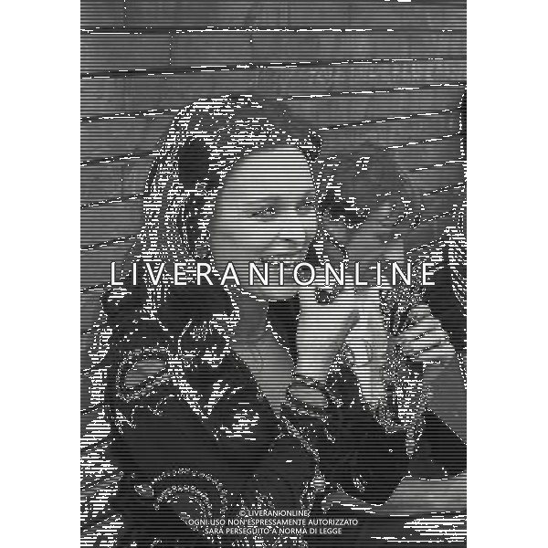 1971 SCENA DEL FILM L\'ARCADIA CON LUCIA BOSE\' NELLA FOTO LUCIA BOSE\' SUL SET DEL FILM L\'ARCADIA AG ALDO LIVERANI SAS