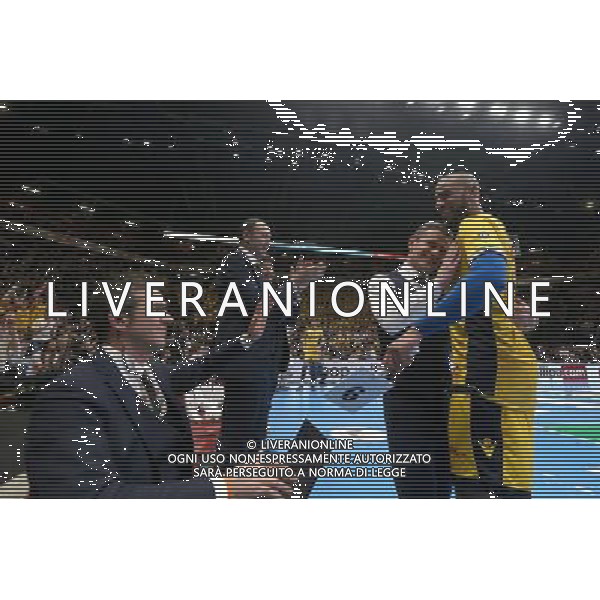 LEGAVOLLEY - VOLLEY LAND DEL MONTE COPPA ITALIA. FINALE COPPA ITALIA SUPER LEGA. DHL MODENA - DIATEC TRENTINO 3-0. LORENZETTI SOSTITUISCE NGAPET PER FARGLI TRIBUTARE UN APPLAUSO DAI TIFOSI/Agenzia Aldo Liverani s.a.s.