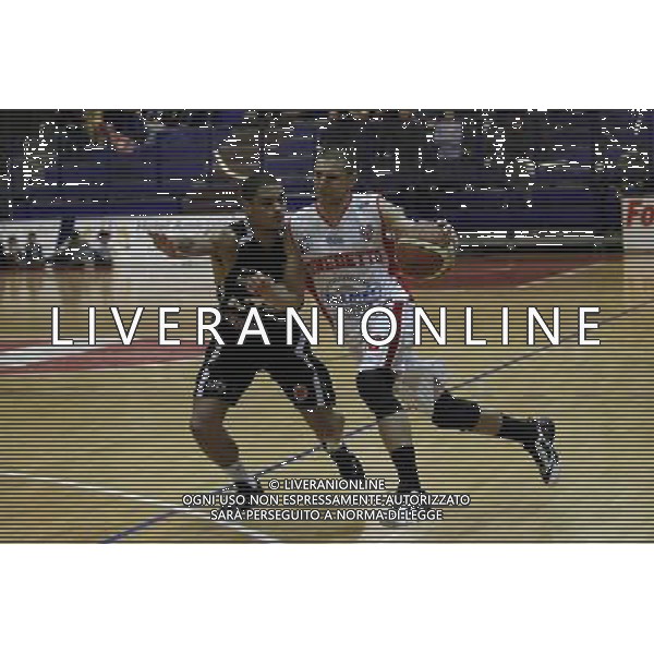 Basket serie B, Girone A, 20» giornata, NTS Basket Rimini Crabs vs Tramec Cento, 07/02/2016, nella foto: CONTENTO, MARCATO DA PEREZ, Ph.CLAUDIO ZAMAGNI/AGENZIA ALDO LIVERANI S.A.S.