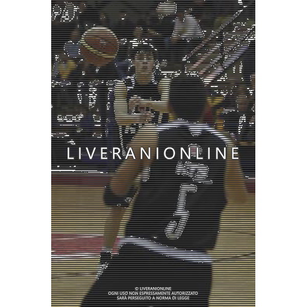 Basket serie B, Girone A, 20» giornata, NTS Basket Rimini Crabs vs Tramec Cento, 07/02/2016, nella foto: UN PASSAGGIO TRA CHIERA E SIRAKOV, Ph.CLAUDIO ZAMAGNI/AGENZIA ALDO LIVERANI S.A.S.