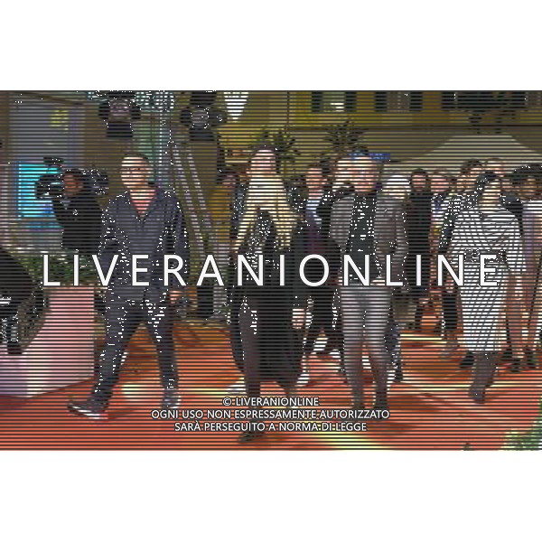 66mo Festival della canzone italiana SanRemo 08 febbraio 2016 nella foto la sfilata sulla passerella del red carpet dei cantanti partecipanti al teatro Ariston - Rocco Hunt Patty Pravo e Enrico Ruggeri ©Gazzaniga / AGENZIA ALDO LIVERANI SAS 