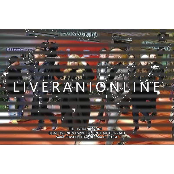 66mo Festival della canzone italiana SanRemo 08 febbraio 2016 nella foto la sfilata sulla passerella del red carpet dei cantanti partecipanti al teatro Ariston - Rocco Hunt Patty Pravo e Enrico Ruggeri ©Gazzaniga / AGENZIA ALDO LIVERANI SAS 