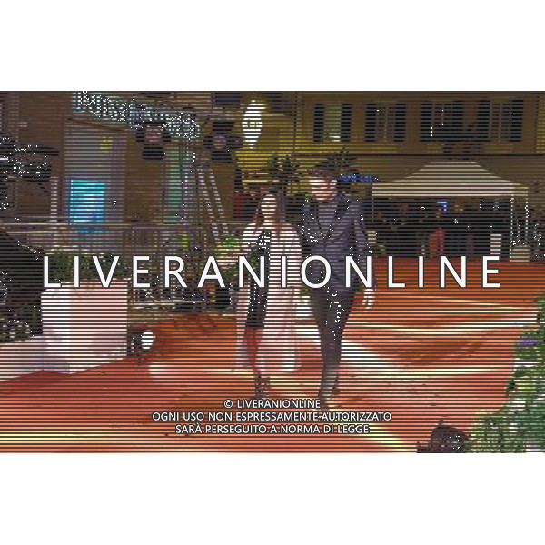 66mo Festival della canzone italiana SanRemo 08 febbraio 2016 nella foto la sfilata sulla passerella del red carpet dei cantanti partecipanti al teatro Ariston - Deborah Iurato e Giovanni Caccamo ©Gazzaniga / AGENZIA ALDO LIVERANI SAS 
