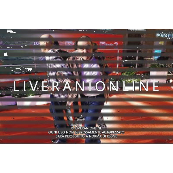 66mo Festival della canzone italiana SanRemo 08 febbraio 2016 nella foto la sfilata sulla passerella del red carpet dei cantanti partecipanti al teatro Ariston - Elio e le storie tese ©Gazzaniga / AGENZIA ALDO LIVERANI SAS 