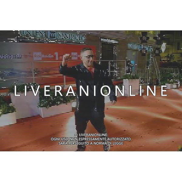 66mo Festival della canzone italiana SanRemo 08 febbraio 2016 nella foto la sfilata sulla passerella del red carpet dei cantanti partecipanti al teatro Ariston - Rocco Hunt ©Gazzaniga / AGENZIA ALDO LIVERANI SAS 