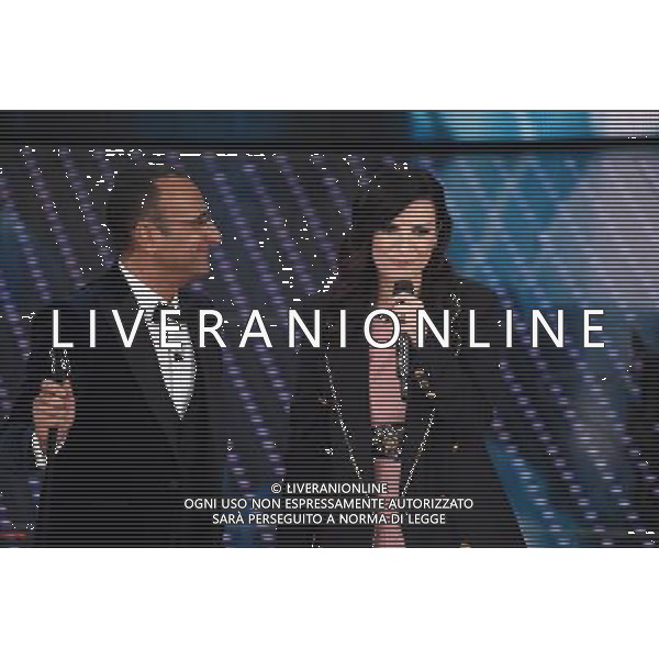 PRIMA SERATA 66mo FESTIVAL DELLA CANZONE ITALIANA DI SANREMO 09 FEBBRAIO 2016 NELLA FOTO CARLO CONTI CON LAURA PAUSINI ©GAZZANIGA / AGENZIA ALDO LIVERANI SAS 