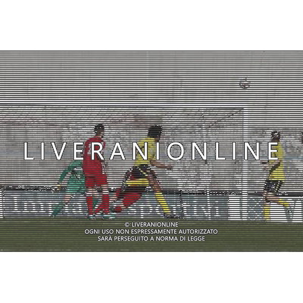 F.C. FORLí vs F.C.D. ALTOVICENTINO, Campionato di Calcio Serie D, Girone D, 26» giornata, 10/02/2016, nella foto: IL TIRO DI ODOGWU, ph.CLAUDIO ZAMAGNI/AGENZIA ALDO LIVERANI S.A.S.