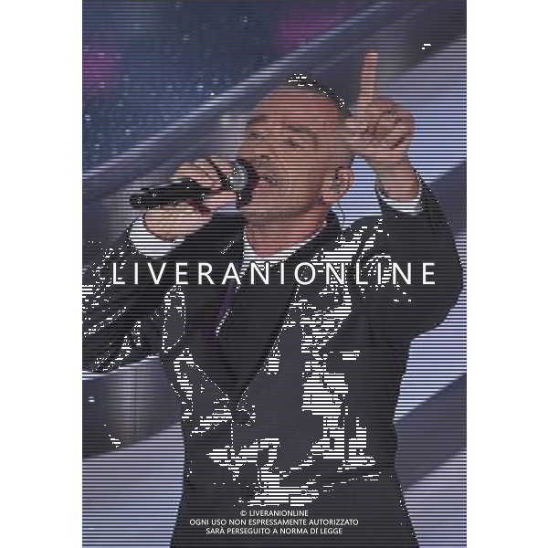 SECONDA SERATA 66mo FESTIVAL DELLA CANZONE ITALIANA DI SANREMO 10 FEBBRAIO 2016 NELLA FOTO EROS RAMAZZOTTI ©GAZZANIGA / AGENZIA ALDO LIVERANI SAS 