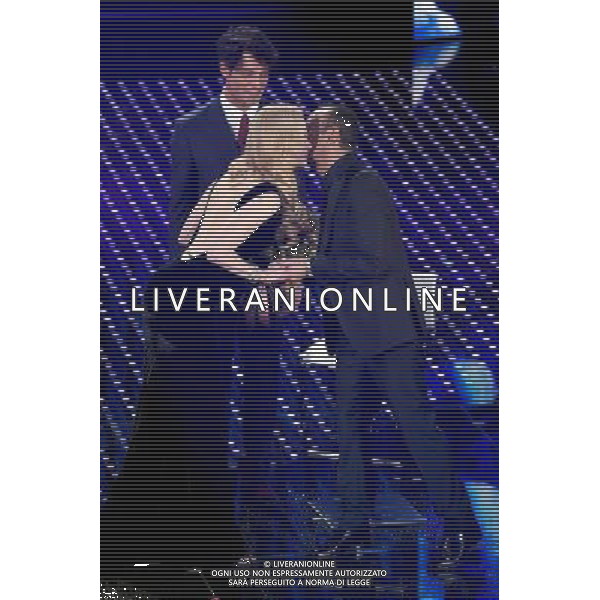 SECONDA SERATA 66mo FESTIVAL DELLA CANZONE ITALIANA DI SANREMO 10 FEBBRAIO 2016 NELLA FOTO NICOLE KIDMAN CON CARLO CONTI E GABRIEL GARKO ©GAZZANIGA / AGENZIA ALDO LIVERANI SAS 