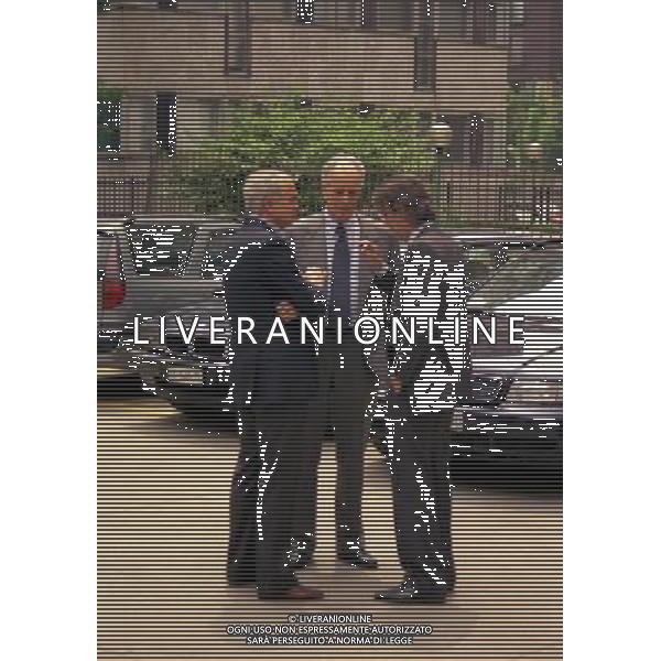 MILANO- 03-06-1998 LEGA CALCIO VIA ROSSELLINI RIUNIONE PRESIDENTI NELLA FOTO SANDRO MAZZOLA CON MASSIMO MORATTI E GIAN MARIA VISCONTI DI MODRONE AG ALDO LIVERANI SAS