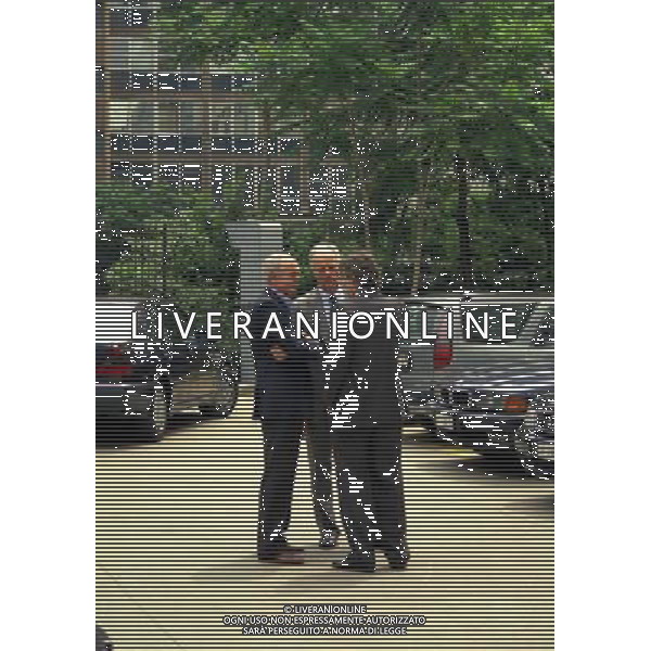 MILANO- 03-06-1998 LEGA CALCIO VIA ROSSELLINI RIUNIONE PRESIDENTI NELLA FOTO SANDRO MAZZOLA CON MASSIMO MORATTI E GIAN MARIA VISCONTI DI MODRONE AG ALDO LIVERANI SAS