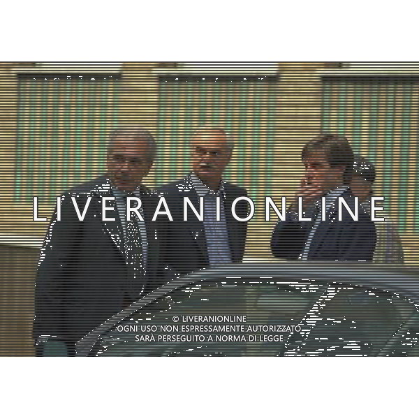 MILANO- 03-06-1998 LEGA CALCIO VIA ROSSELLINI RIUNIONE PRESIDENTI NELLA FOTO GIUSEPPE GAZZONI FRASCARA SANDRO MAZZOLA E GABRIELE ORIALI AG ALDO LIVERANI SAS