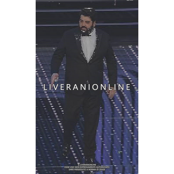 SECONDA SERATA 66mo FESTIVAL DELLA CANZONE ITALIANA DI SANREMO 10 FEBBRAIO 2016 NELLA FOTO ANTONINO CANNAVACCIUOLO ©GAZZANIGA / AGENZIA ALDO LIVERANI SAS 