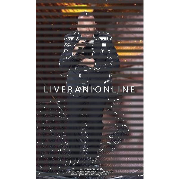 SECONDA SERATA 66mo FESTIVAL DELLA CANZONE ITALIANA DI SANREMO 10 FEBBRAIO 2016 NELLA FOTO EROS RAMAZZOTTI ©GAZZANIGA / AGENZIA ALDO LIVERANI SAS 