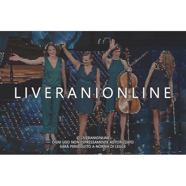 SECONDA SERATA 66mo FESTIVAL DELLA CANZONE ITALIANA DI SANREMO 10 FEBBRAIO 2016 NELLA FOTO LE SALUT SALON - Il quartetto di musiciste da camera di Amburgo ©GAZZANIGA / AGENZIA ALDO LIVERANI SAS 
