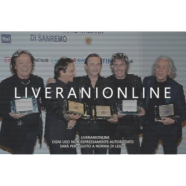 Photocall dei Pooh al 66mo Festival della canzone italiana SanRemo 11 febbraio 2016 nella foto Riccardo Fogli, Red Canzian, Roby Facchinetti, Dodi Battaglia e Stefano D\'Orazio premiati per i 50 anni di carriera © Gazzaniga / AGENZIA ALDO LIVERANI SAS 