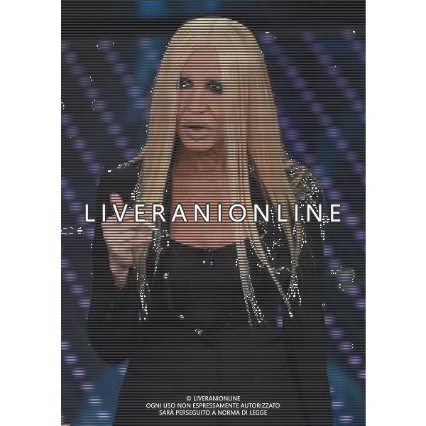 TERZA SERATA 66mo FESTIVAL DELLA CANZONE ITALIANA DI SANREMO 11 FEBBRAIO 2016 NELLA FOTO VIRGINIA RAFFAELE ( CHE IMITA DONATELLA VERSACE ) © Gazzaniga / AGENZIA ALDO LIVERANI SAS 