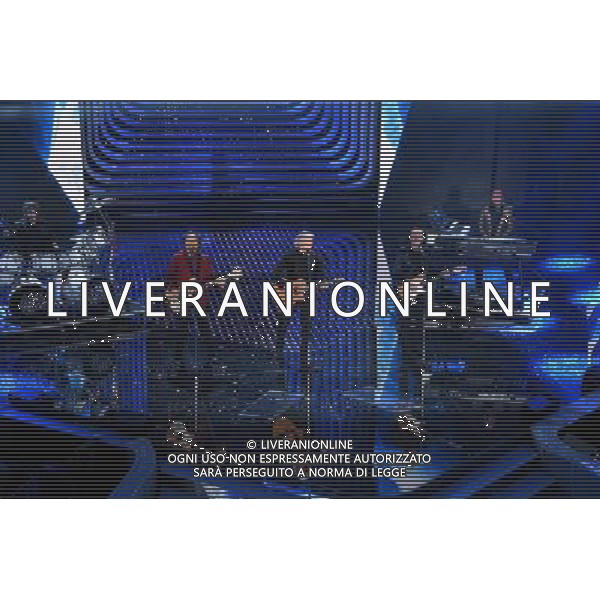 TERZA SERATA 66mo FESTIVAL DELLA CANZONE ITALIANA DI SANREMO 11 FEBBRAIO 2016 NELLA FOTO I POOH - Riccardo Fogli, Red Canzian, Roby Facchinetti, Dodi Battaglia e Stefano D\'Orazio © Gazzaniga / AGENZIA ALDO LIVERANI SAS 