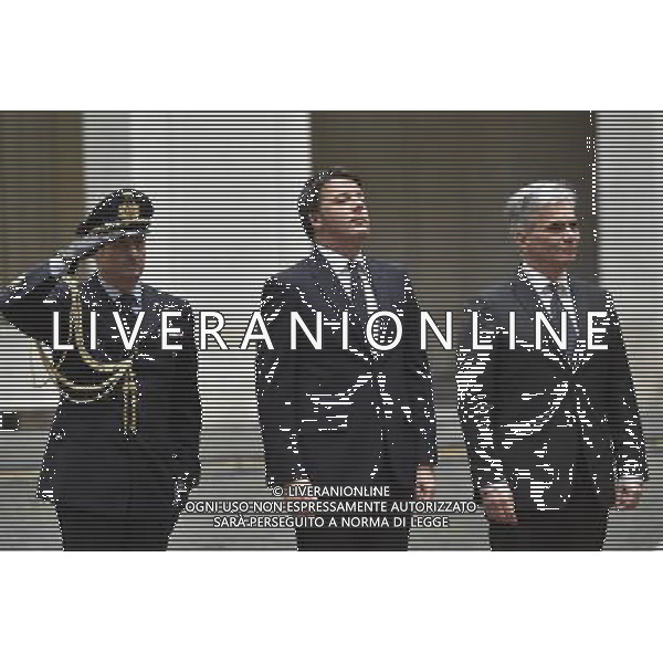 Roma - 12.02.2016 - Palazzo Chigi - Il Presidente del Consiglio dei Ministri Matteo Renzi incontra il cancelliere austriaco Werner Faymann - nella foto: Matteo Renzi e Werner Faymann durante gli inni nazionali / Ph. Corradetti - Ag. Aldo Liverani Sas