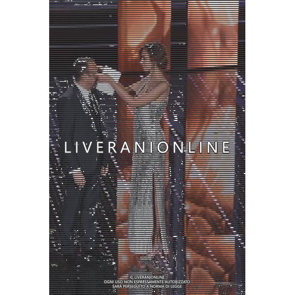 QUARTA SERATA 66mo FESTIVAL DELLA CANZONE ITALIANA DI SANREMO 12 FEBBRAIO 2016 nella foto CARLO CONTI CON MADALINA GHENEA ©Gazzaniga / AGENZIA ALDO LIVERANI SAS 