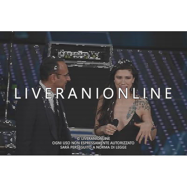 QUARTA SERATA 66mo FESTIVAL DELLA CANZONE ITALIANA DI SANREMO 12 FEBBRAIO 2016 nella foto CARLO CONTI CON ELISA ©Gazzaniga / AGENZIA ALDO LIVERANI SAS 