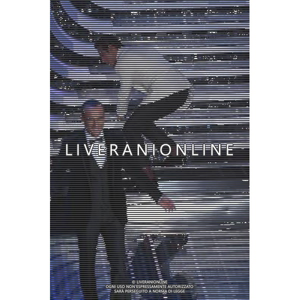 QUINTA ED ULTIMA SERATA 66mo FESTIVAL DELLA CANZONE ITALIANA DI SANREMO 13 FEBBRAIO 2016 NELLA FOTO CARLO CONTI CON GABRIEL GARKO ©Gazzaniga / AGENZIA ALDO LIVERANI SAS 