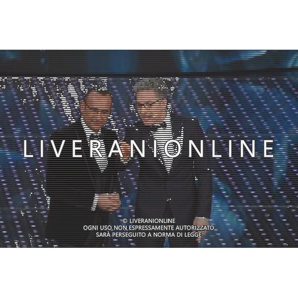 QUINTA ED ULTIMA SERATA 66mo FESTIVAL DELLA CANZONE ITALIANA DI SANREMO 13 FEBBRAIO 2016 NELLA FOTO BEPPE FIORELLO CON CARLO CONTI ©Gazzaniga / AGENZIA ALDO LIVERANI SAS 