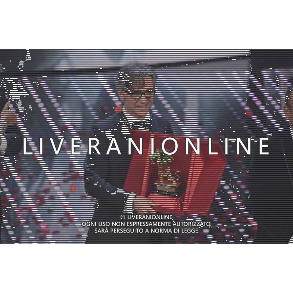 QUINTA ED ULTIMA SERATA 66mo FESTIVAL DELLA CANZONE ITALIANA DI SANREMO 13 FEBBRAIO 2016 NELLA FOTO GAETANO CURRERI - STADIO VINCITORI ©Gazzaniga / AGENZIA ALDO LIVERANI SAS 