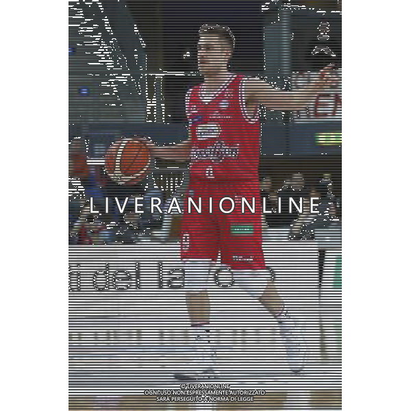 Lega Basket serie A, 5» giornata di ritorno, Consultinvest Pesaro vs Grissin Bon Reggio Emilia 14/02/2016 nella foto: DE NICOLAO, SALE CON LA PALLA, ph.CLAUDIO ZAMAGNI/AGENZIA ALDO LIVERANI S.A.S.