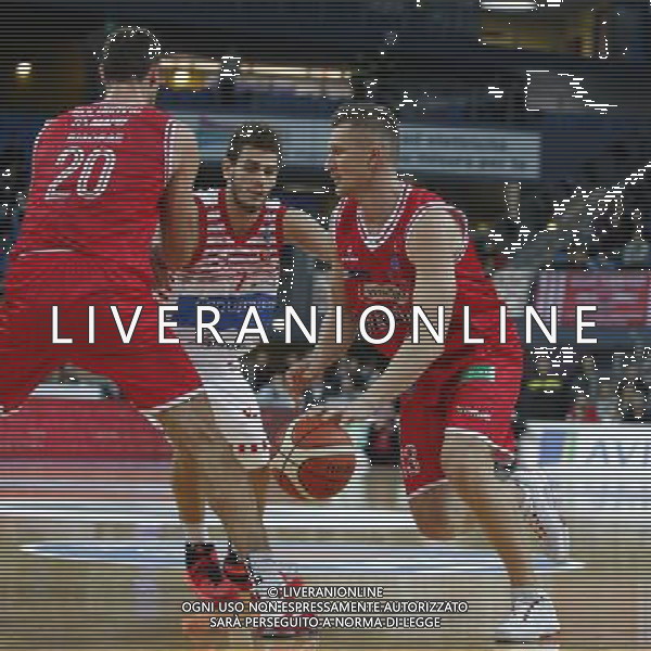 Lega Basket serie A, 5» giornata di ritorno, Consultinvest Pesaro vs Grissin Bon Reggio Emilia 14/02/2016 nella foto: KAUKENAS, MARCATO DA LACEY, ph.CLAUDIO ZAMAGNI/AGENZIA ALDO LIVERANI S.A.S.